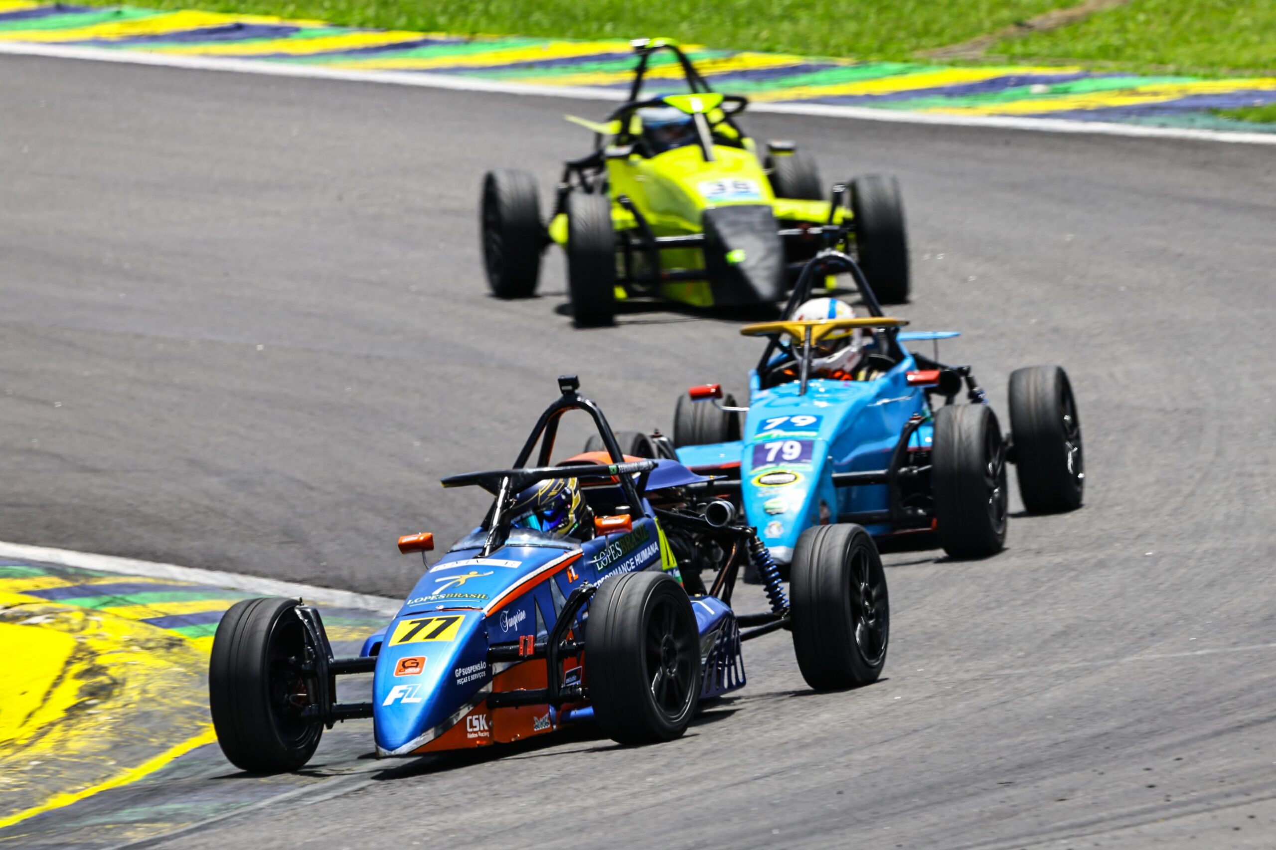 Fernando Lopes soma pontos importantes na abertura da temporada da F1600